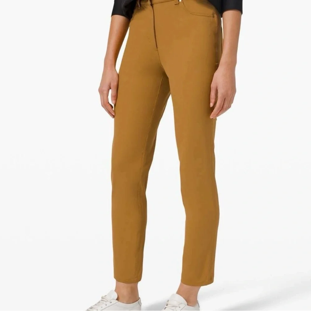 Lululemon city sleek 5 pocket 7/8 pant spiced bronze Size 2